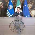Fira Minista Giuseppe Conte na Italiya